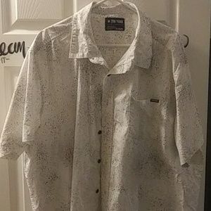 Men's button down shirt sleeve shirt